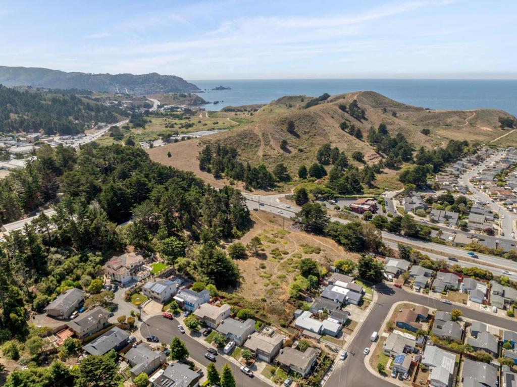 98Cd3Bcb E53A 4071 92C2 8020Dbb1Fd79 812 Burns Court, Pacifica, Ca 94044 &Lt;Span Style='BackgroundColor:transparent;Padding:0Px;'&Gt; &Lt;Small&Gt; &Lt;I&Gt; &Lt;/I&Gt; &Lt;/Small&Gt;&Lt;/Span&Gt;