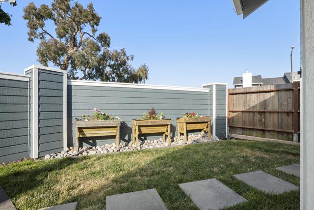 3525 Mcsherry Way, Alameda CA: https://media.crmls.org/mediaz/98cd8cf9-0ca3-4422-80b1-11643ad4b897.jpg