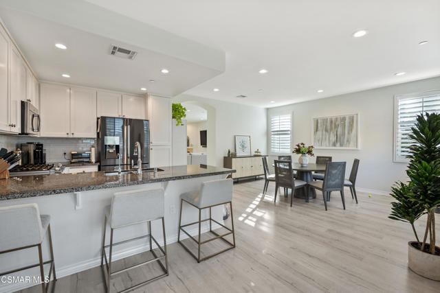 349 Newbury Vista Lane, Newbury Park CA: https://media.crmls.org/mediaz/98cf0e9c-7324-4d49-935e-3fd05350c903.jpg