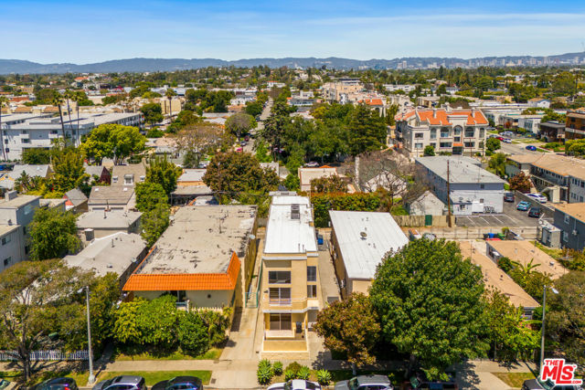 12021 Washington Place, Los Angeles, California 90066, ,Multi-Family,For Sale,Washington,24393291