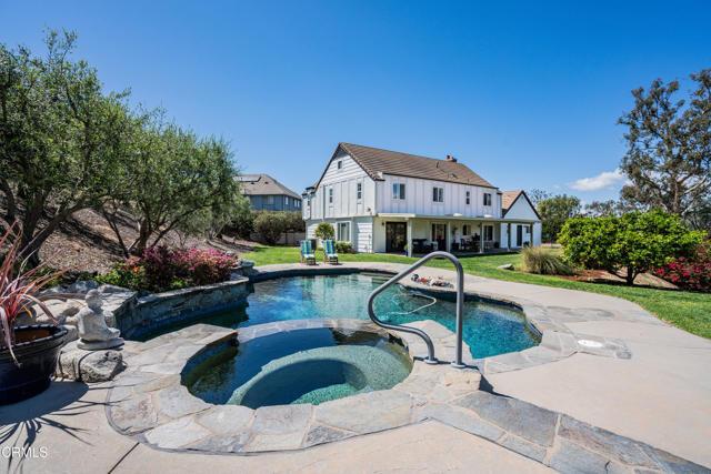 6065 Cielo Vista Court, Camarillo CA: https://media.crmls.org/mediaz/98d00d1c-6852-4079-9530-454618b14847.jpg