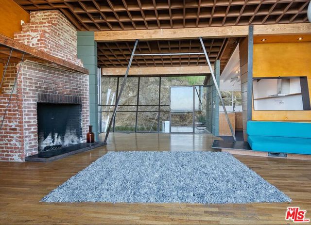8663 Nash Drive, Los Angeles CA: https://media.crmls.org/mediaz/98d04cd5-1315-4371-a657-cbd0e63621e4.jpg