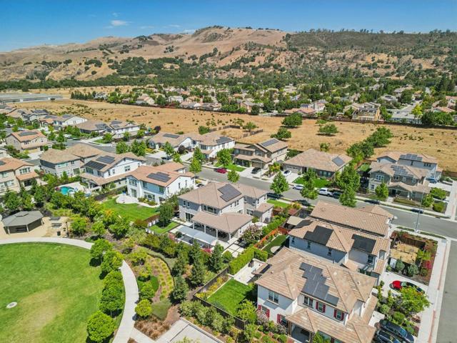18713 White Moon Drive, Morgan Hill CA: https://media.crmls.org/mediaz/98d0822e-0edc-416b-a28c-c60b1b7ad63c.jpg