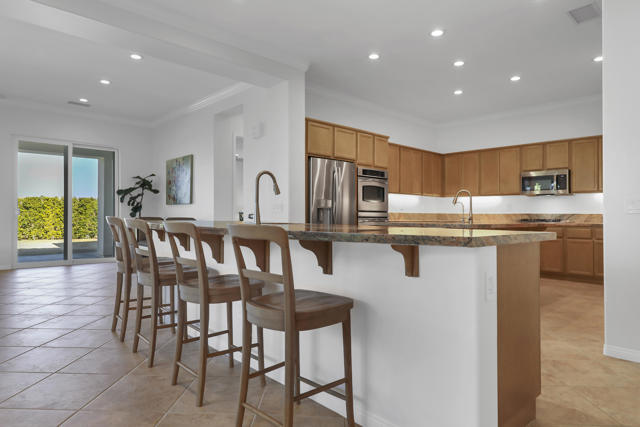 81800 Eagle Claw Drive, La Quinta CA: https://media.crmls.org/mediaz/98d114ab-659a-4613-9d94-c7df99962334.jpg
