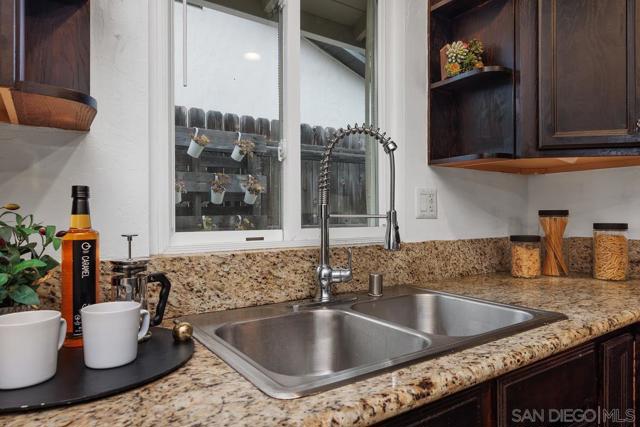 3208 Morningside Drive, Oceanside CA: https://media.crmls.org/mediaz/98d12168-b51a-4a48-a89e-7cc4a6e52511.jpg