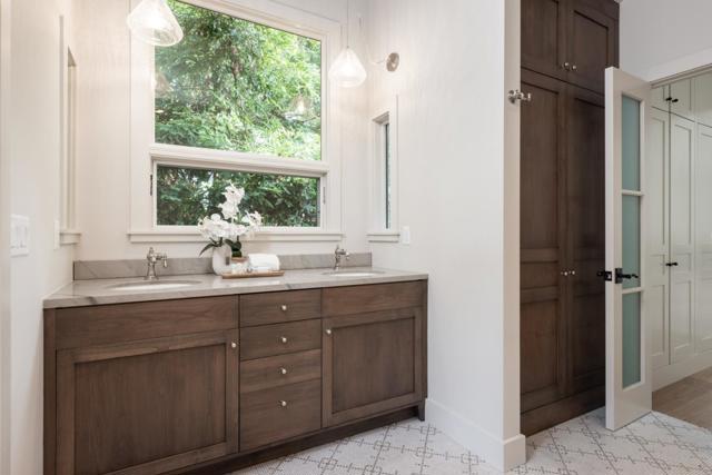 4 Oak Knoll Way, Carmel CA: https://media.crmls.org/mediaz/98d15200-4f8d-4f1c-a012-53d94ac7b304.jpg