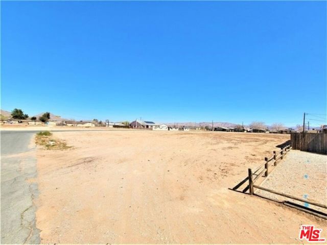 0 Straight Arrow Road, Apple Valley CA: https://media.crmls.org/mediaz/98d162b1-5b15-45fb-8510-9cd5710cc203.jpg