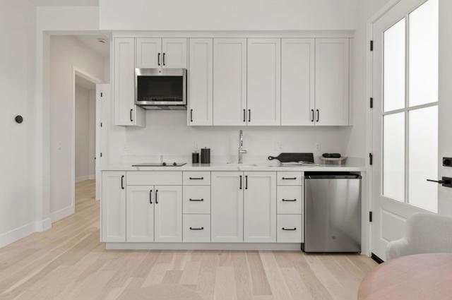 3070 Sterling Way, Redwood City CA: https://media.crmls.org/mediaz/98d17aa3-4c40-4fe7-8ebe-0ddaefdd3c7d.jpg