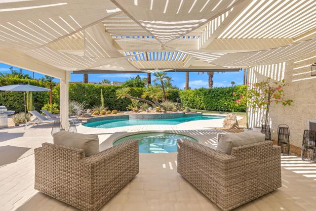 4 Lincoln Place, Rancho Mirage CA: https://media.crmls.org/mediaz/98d227e2-0364-4c4c-a34a-03fd60d57404.jpg