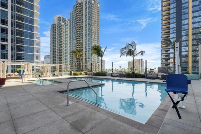 1388 Kettner Blvd, San Diego CA: https://media.crmls.org/mediaz/98d31f65-b3a0-4474-b323-617c6f448eea.jpg