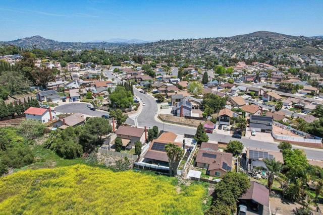 2044 Siegle Dr, Lemon Grove CA: https://media.crmls.org/mediaz/98d351cb-5018-4df9-b471-dce994075178.jpg