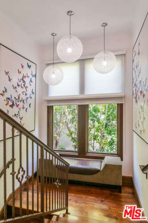 14318 Valley Vista Boulevard, Sherman Oaks CA: https://media.crmls.org/mediaz/98d3f6ae-41e3-4a07-9461-eb8d1646ceac.jpg
