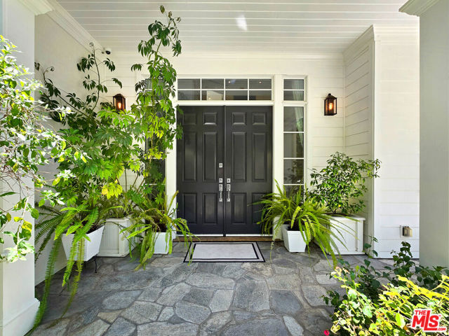 3815 Valley Meadow Road, Encino CA: https://media.crmls.org/mediaz/98d42b2c-5be3-48a8-85d7-d12b85684913.jpg