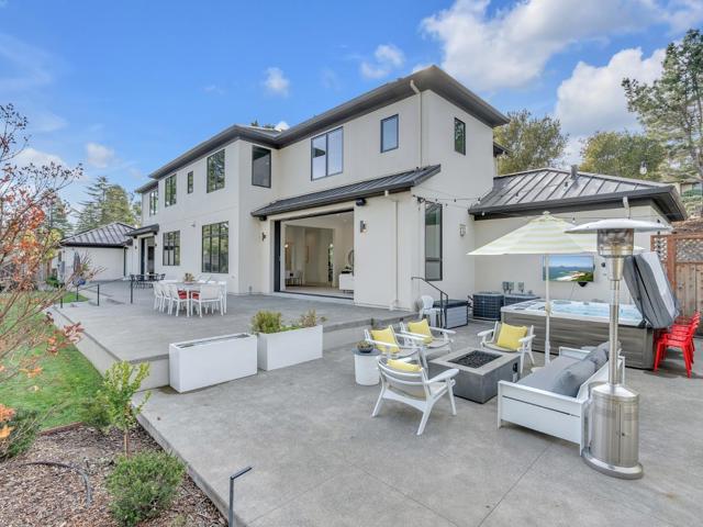 60 Glengarry Way, Hillsborough CA: https://media.crmls.org/mediaz/98d44d2f-1a63-435e-bfa8-e5c24394f7d6.jpg