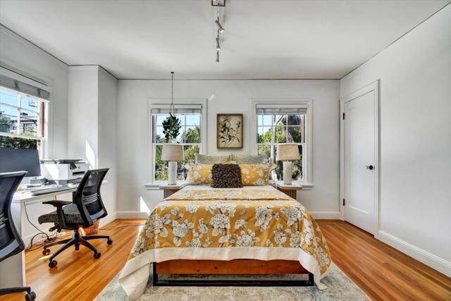 901 Laurel, San Mateo CA: https://media.crmls.org/mediaz/98d47d40-f036-4fa4-9618-783e854623b4.jpg