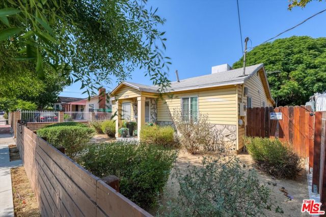 8770 Norris Avenue photo 3