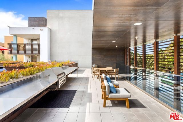 12760 Millennium Drive, Los Angeles CA: https://media.crmls.org/mediaz/98d51fca-fe48-409e-8f27-16785f856bd1.jpg