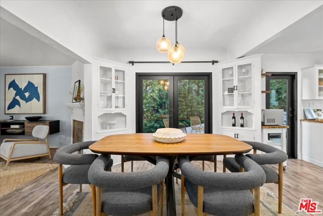 4104 Saugus Avenue, Sherman Oaks CA: https://media.crmls.org/mediaz/98d6000a-f987-4d9e-9bda-26e501d3b381.jpg