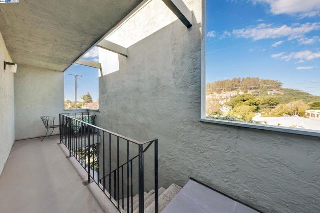 415 Cornell Ave, Albany CA: https://media.crmls.org/mediaz/98d66ed2-5cfd-4e4a-b8bd-72504ffce5ca.jpg