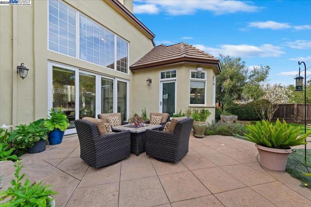 2434 Pomino Way, Pleasanton CA: https://media.crmls.org/mediaz/98d67f1d-2391-40ed-be69-f0eb9409c043.jpg