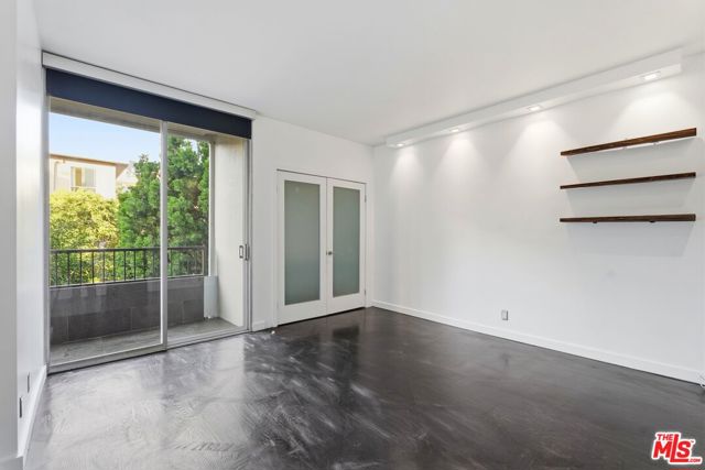 1100 Alta Loma Road, West Hollywood CA: https://media.crmls.org/mediaz/98d787cc-a70c-45fc-9916-ba3e636f6a1d.jpg