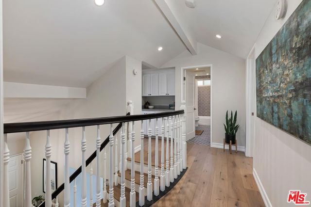2968 Nicada Drive, Los Angeles CA: https://media.crmls.org/mediaz/98d7e0ee-82a3-407e-99a9-ae86e43fdd81.jpg
