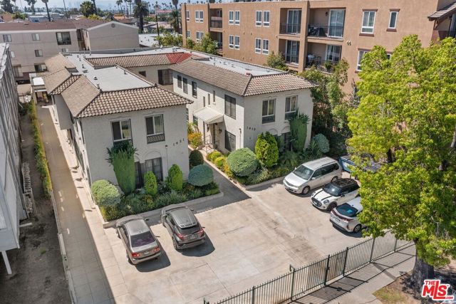 1415 St Andrews Place, Los Angeles, California 90019, ,Multi-Family,For Sale,St Andrews,23305307