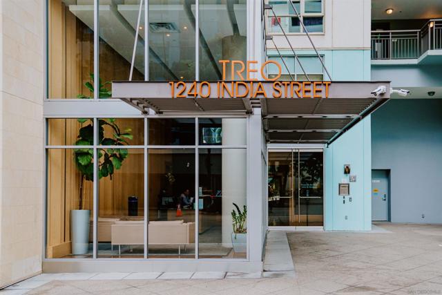 1240 India St, San Diego CA: https://media.crmls.org/mediaz/98d8df19-125d-4e4d-96ef-ebc346075497.jpg