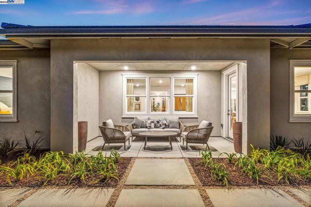 367 W CALABRIA DRIVE, Mountain House CA: https://media.crmls.org/mediaz/98d8ea44-8ad5-4029-b518-a770f65fd221.jpg