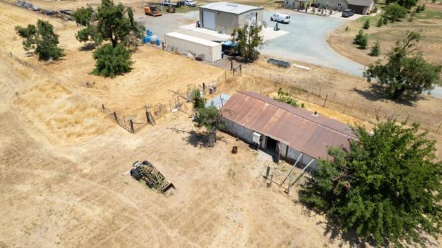 11835 Hobday Road, Wilton CA: https://media.crmls.org/mediaz/98d9359b-a1f6-4a50-8531-b0e7e704fcb9.jpg