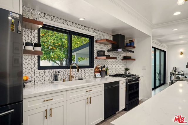 3650 Virginia Road, Los Angeles CA: https://media.crmls.org/mediaz/98d93d8b-4de8-423f-a479-26202c6dd6fc.jpg