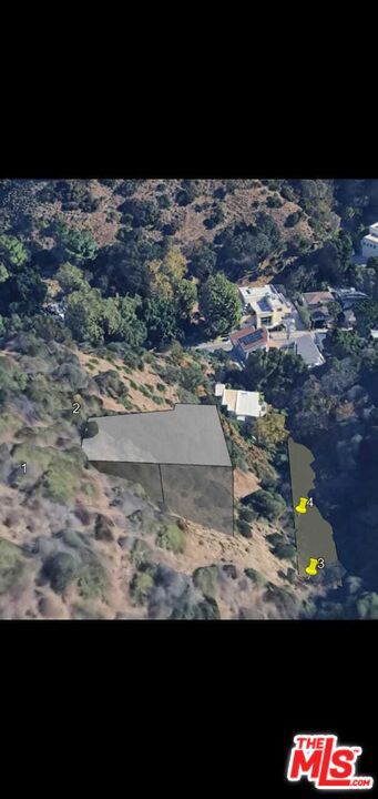 10431 Unknown Street, Los Angeles CA: https://media.crmls.org/mediaz/98d9d13d-5b13-41cf-9578-8ae1495b3cff.jpg