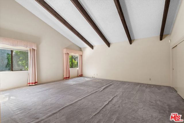 4560 Densmore Avenue, Encino CA: https://media.crmls.org/mediaz/98d9d38a-002b-4ed0-a1e8-91ac47f88b74.jpg