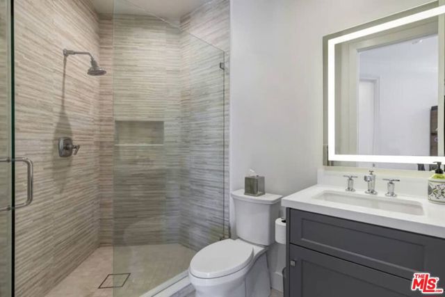 2322 Canyonback Road, Los Angeles CA: https://media.crmls.org/mediaz/98d9ed29-9996-46c8-93e2-2dc563753f56.jpg