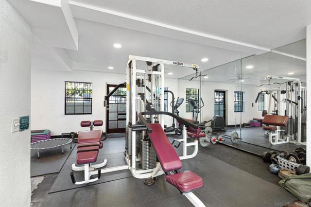 2235 Linwood St, San Diego CA: https://media.crmls.org/mediaz/98d9fda2-f02d-4095-a392-0f8c227b6eb6.jpg