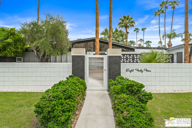 844 N Topaz Circle, Palm Springs, CA 92262