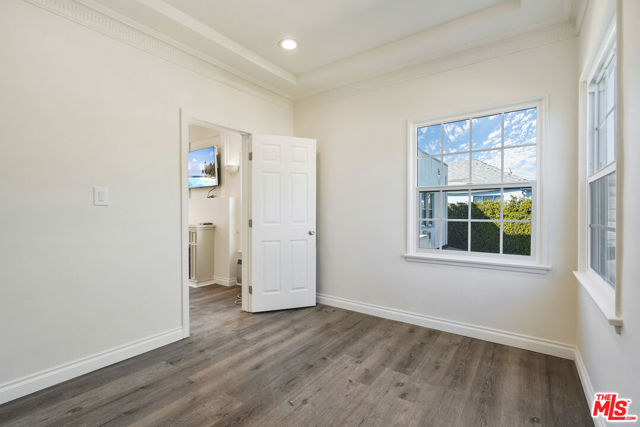 228 S REEVES Drive, Beverly Hills CA: https://media.crmls.org/mediaz/98db0bbb-42f1-41c9-b34e-576632165850.jpg