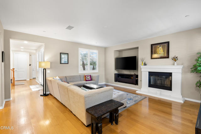 Detail Gallery Image 6 of 34 For 1365 Donegal Way, Oxnard,  CA 93035 - 3 Beds | 2/1 Baths