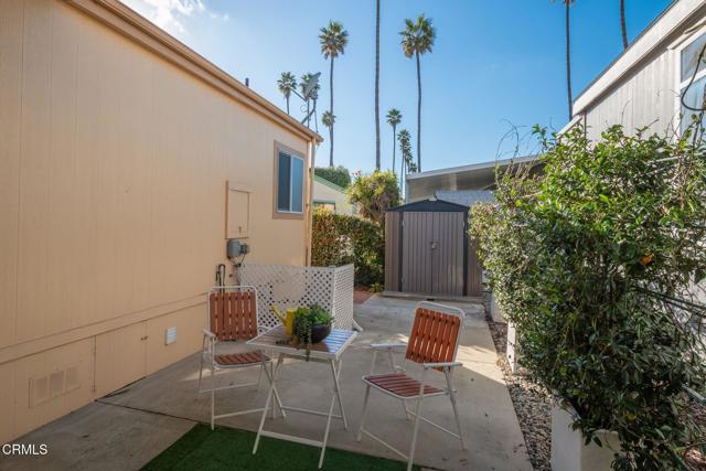 1215 Anchors Way Drive, Ventura CA: https://media.crmls.org/mediaz/98dc2a47-0768-4f37-980b-236768e56205.jpg