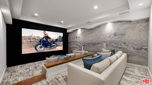 31272 Broad Beach Road, Malibu CA: https://media.crmls.org/mediaz/98dcc8ca-6eb3-4bf7-aea4-1cdf3effcf5a.jpg