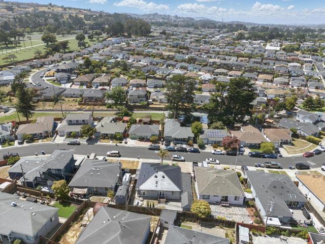 114 Rosewood Way, South San Francisco CA: https://media.crmls.org/mediaz/98dd5104-4bb3-4d3f-ba59-02b9e81866c1.jpg