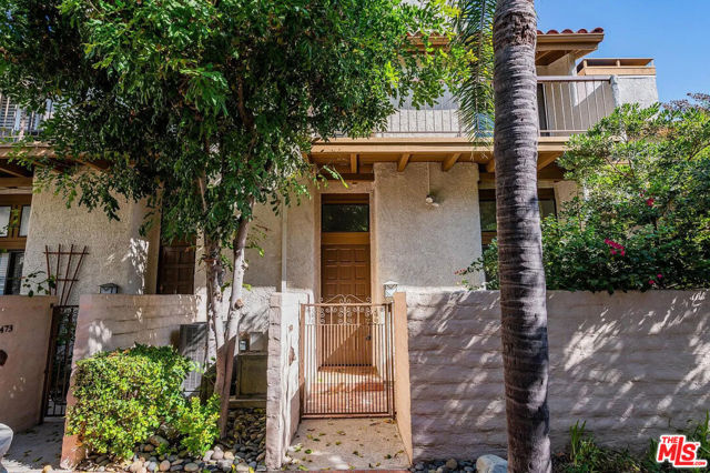 23471 Park Sorrento, Calabasas CA: https://media.crmls.org/mediaz/98dddbe6-fb5b-48f3-8cd0-c5da722df4d5.jpg