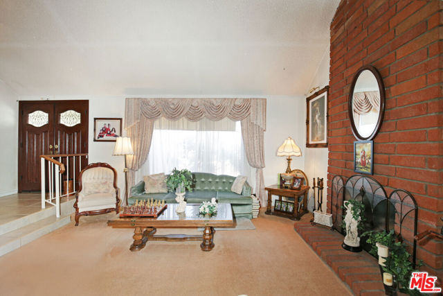 23030 Frigate Avenue, Carson CA: https://media.crmls.org/mediaz/98dde36b-e468-4684-879e-53e7d21ef412.jpg