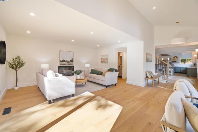 620 Manzanita Ave, Boulder Creek CA: https://media.crmls.org/mediaz/98dedc64-2a26-44eb-ad30-db19c8e76b5e.jpg