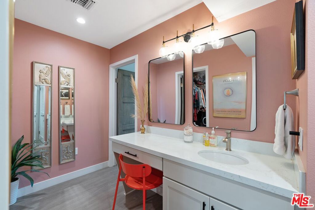 MLS #25502519 img 14