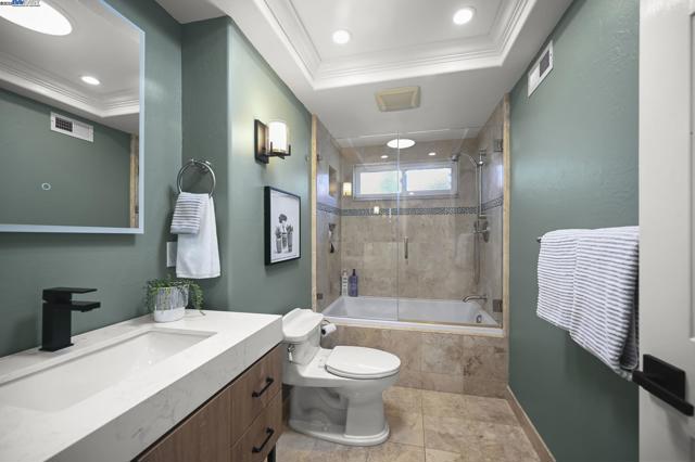 561 Santander Dr, San Ramon CA: https://media.crmls.org/mediaz/98e01806-eb09-4986-a3df-0e113f165d96.jpg