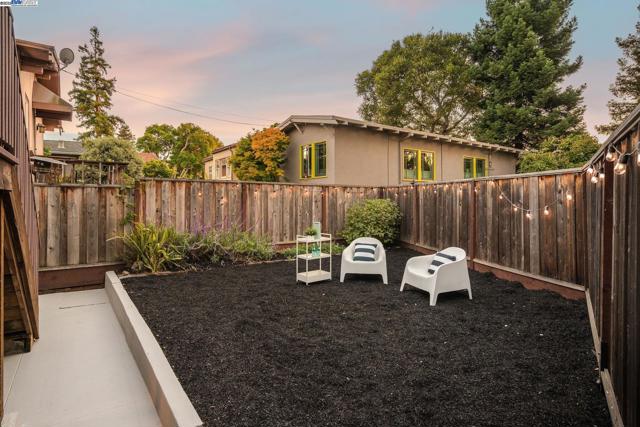 5731 Hermann St, Oakland CA: https://media.crmls.org/mediaz/98e0d4b3-7818-4671-84e7-8a87fbffec84.jpg