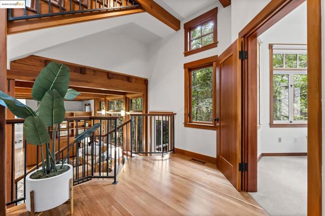 105 Vicente, Berkeley CA: https://media.crmls.org/mediaz/98e11c2c-d9b1-4ebe-aecc-6807cb9634e8.jpg