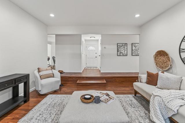 3049 Sunrise Circle, Marina CA: https://media.crmls.org/mediaz/98e13c88-3d82-4ddf-bb9e-866720c43c1e.jpg