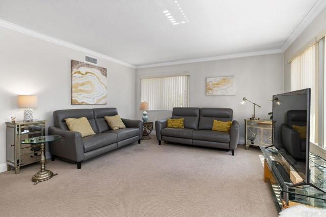 Detail Gallery Image 5 of 30 For 3298 Mercer Ln, San Diego,  CA 92122 - 3 Beds | 2 Baths